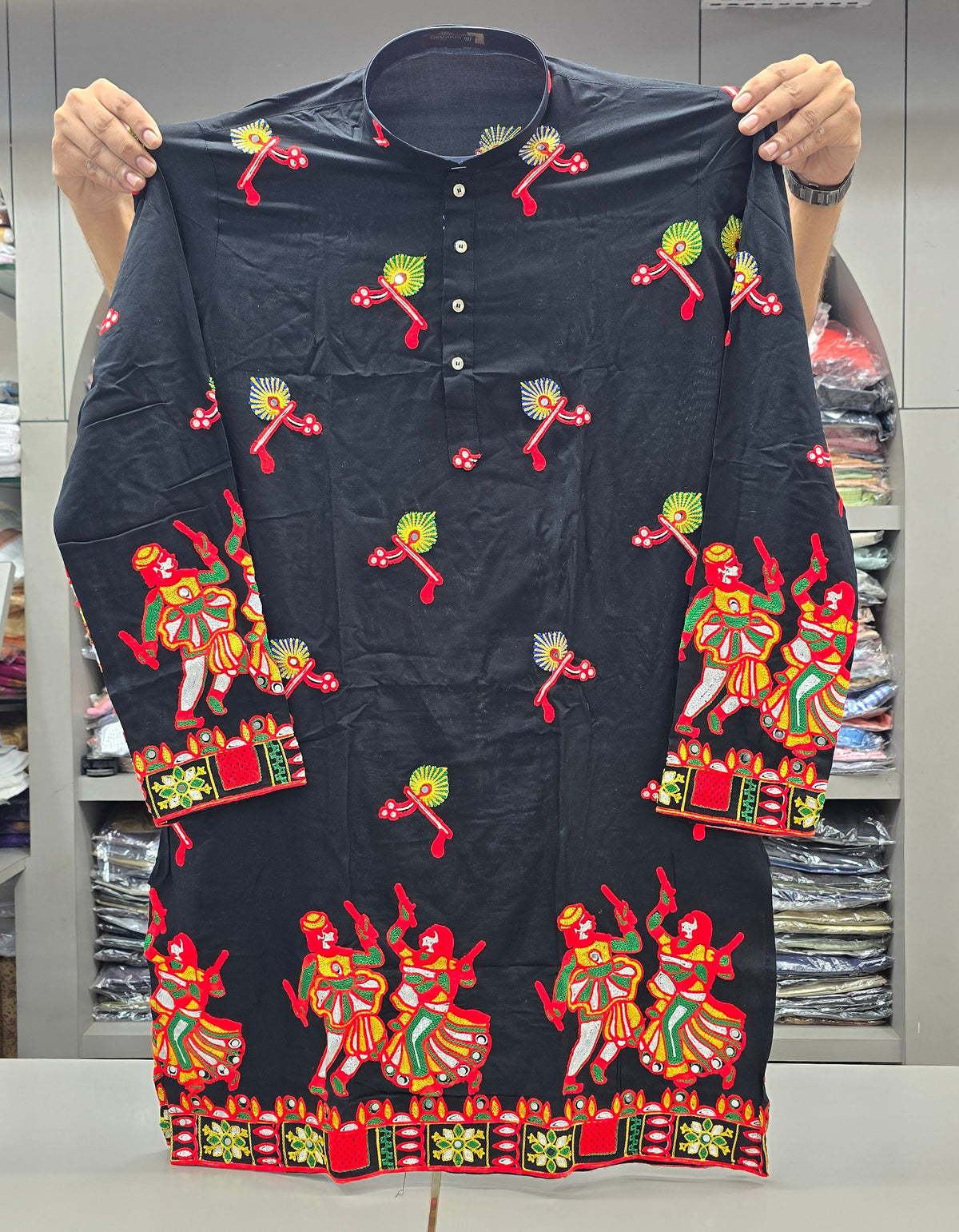 Raas Rang Gamthi Embroidered Kurta
