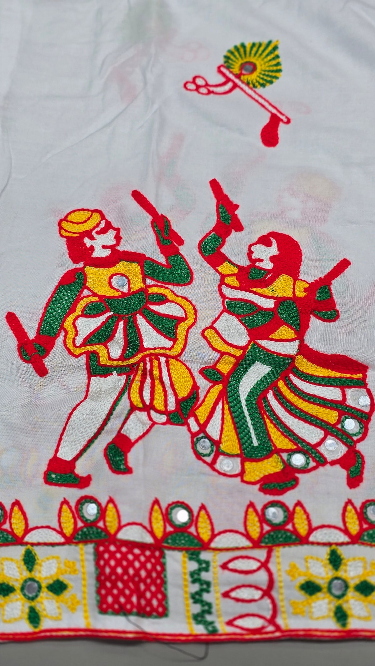 Raas Rang Gamthi Embroidered Kurta