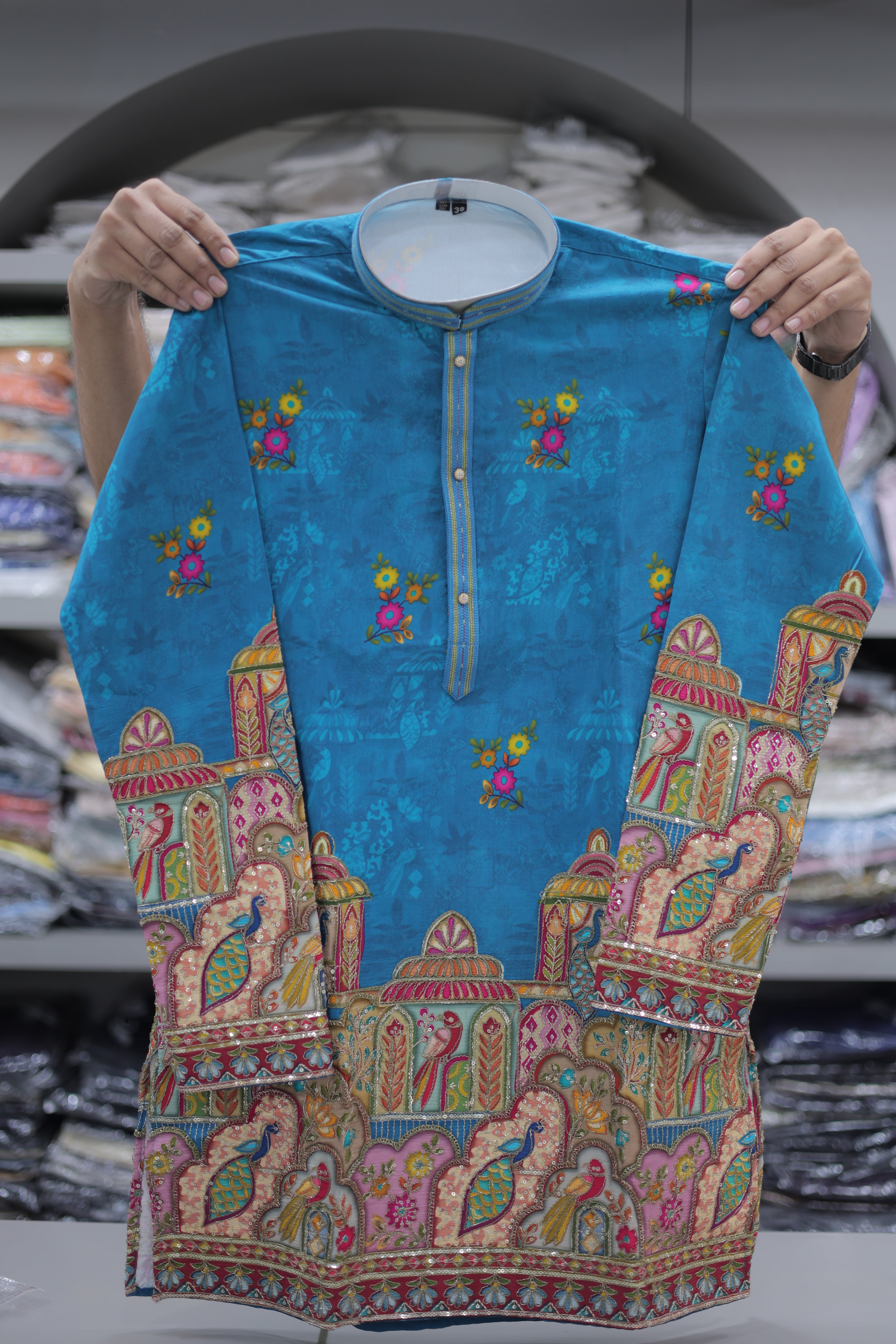 Royal Haveli Narrative Sequence Print Short Kurta